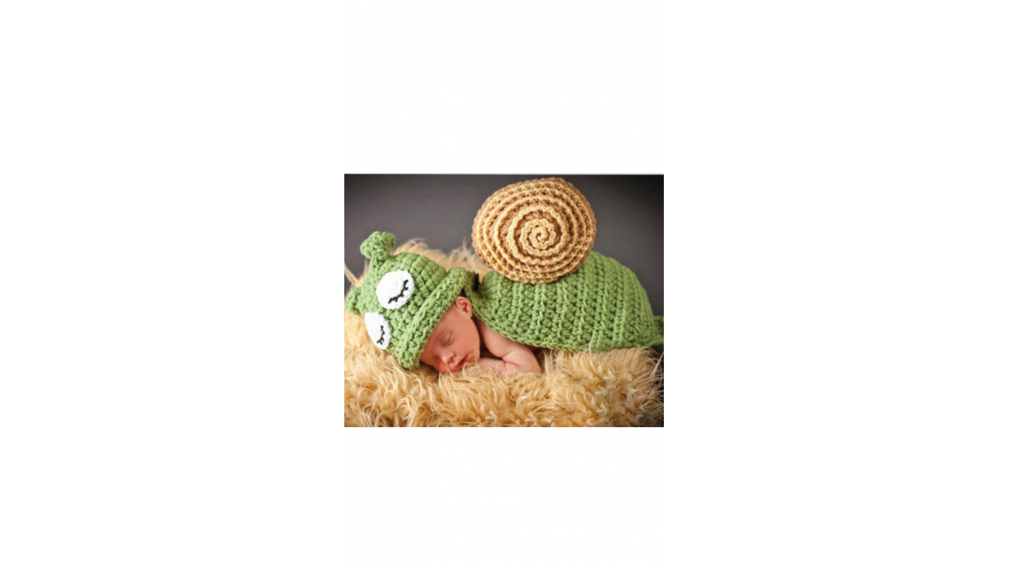 Costum crosetat pentru bebelusi, melc "Snail" 1